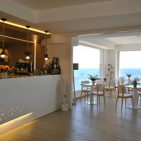 Est Santa Cesarea Terme