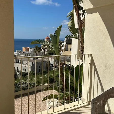 Est Hotel 4*
