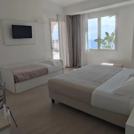Hotel Est