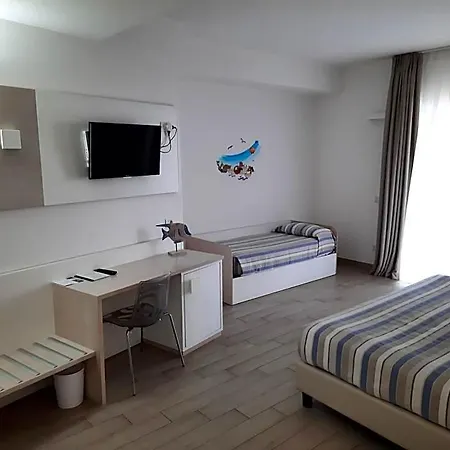Hotel Est 4*