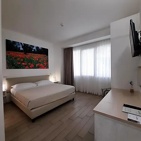 Est Szálloda Santa Cesarea Terme