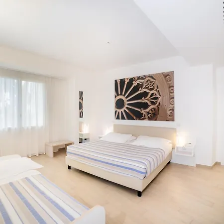 Est Hotel 4*
