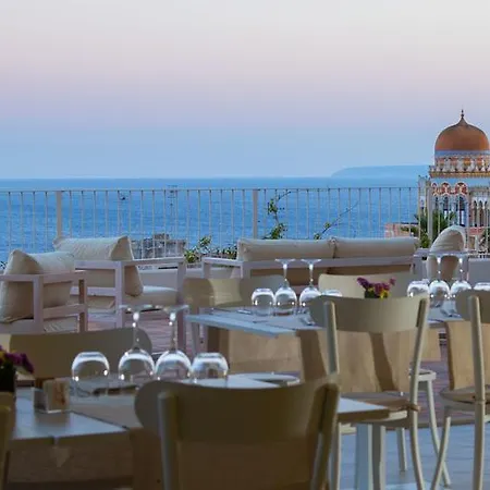 Szálloda Est Santa Cesarea Terme